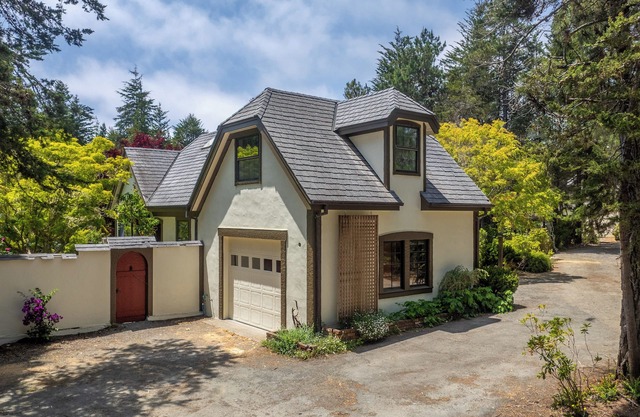 The Fox Den - Welcoming Studio with WiFi in charming Mendocino