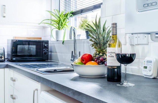 The Frensham | House w. Garden | Pet Freindly | eco-Short Term Let by SILVA