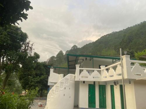 The Ganger Heights, Homestay