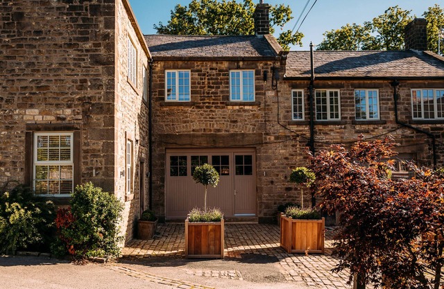 THE GARDENER, romantic in Waddington