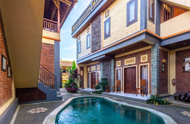 The Garuda Hotel & Restaurant