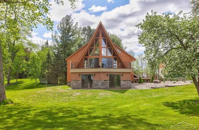The Gem at Crystal—Perfect Family Cabin on the Lake