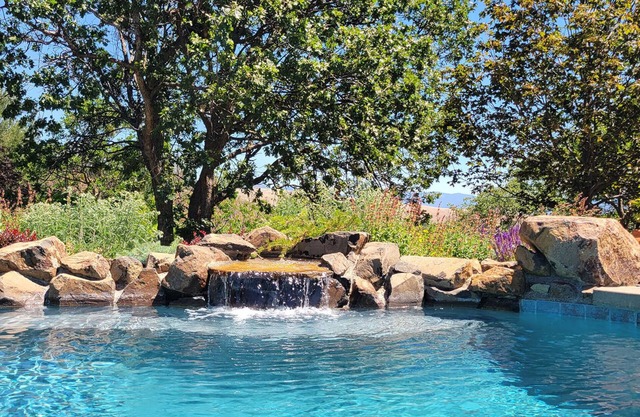The Gem of Ashland, Hot tub, Views