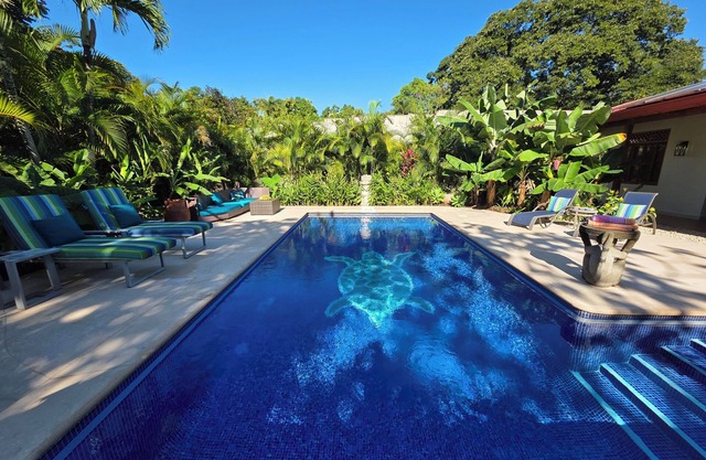 LA GEMA DE ATENAS: RETIRO DEL PARAÍSO TROPICAL
