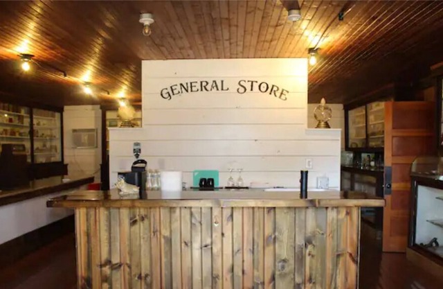 The General Store-@Rooms at The Oak Dale