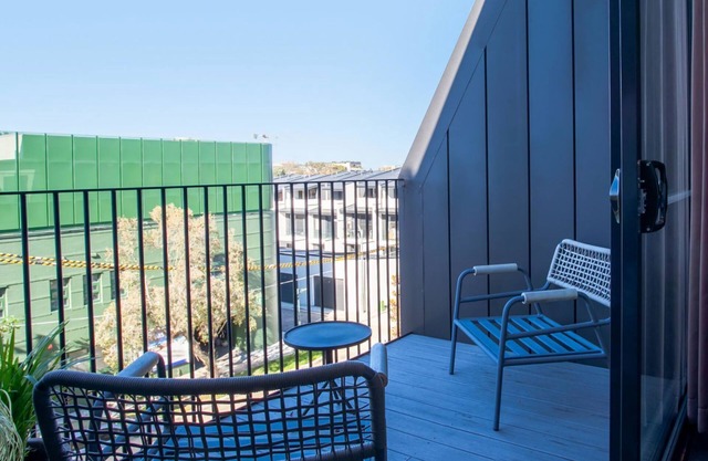 The Gentry Alexandria (I30) - Uncomparable 3 bedroom 2 bathroom home with rooftop hot tub