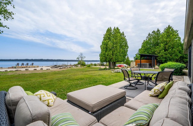 Fine Tobermory retreat with hot tub and sauna