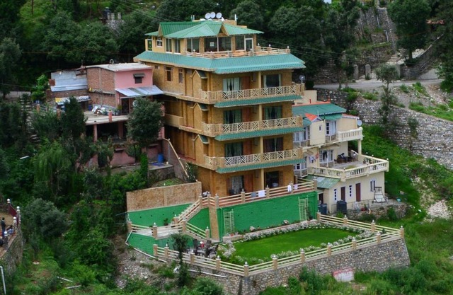 The Golden Peak, Hotel