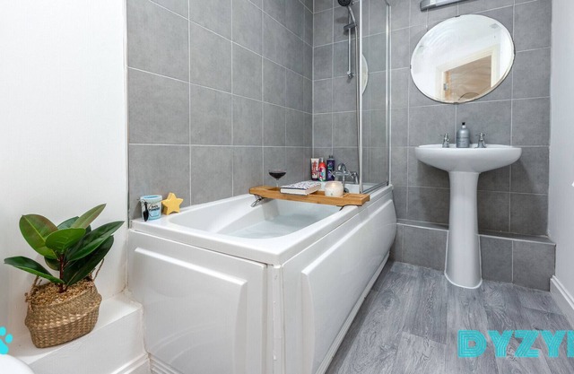 The Granary 1 - Margretian PlaceBath Tub - Parking & WiFi - City Center