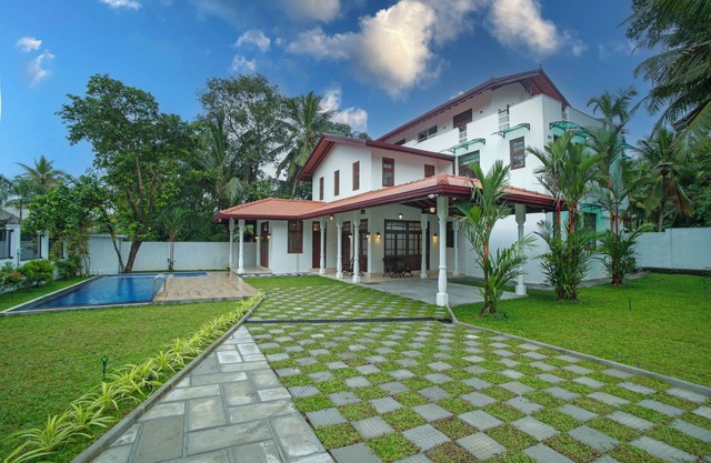 The Grand Bliss, Kottawa, 3-bedroom villa with AC, WiFi, Private Pool, and Gym