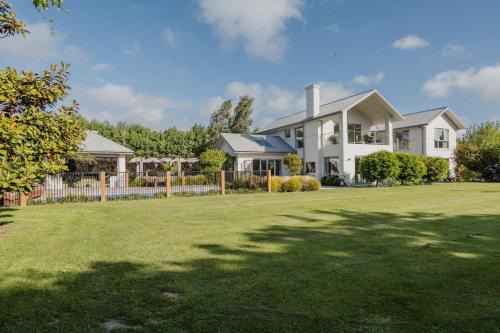 The Grand Escape - Pool Hot Tub & Outdoor Dining