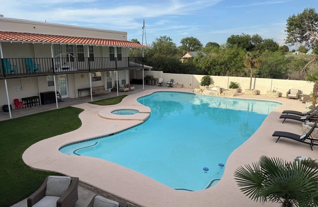 The Grand Oasis!! Entire Home w/ Resort-Style Pool, Hot Tub & Garden Vibes