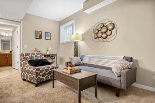 The Grande 1BD 1BA - Full Kitchen Guest Suite