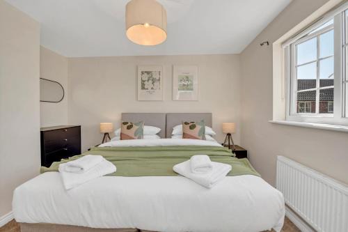 The Grange Luxe2, 5 Bedroom House,Spacious,contractor,family,Internet,free parking,group,study,relocation,easily accessible in Ipswich,Kesgrave