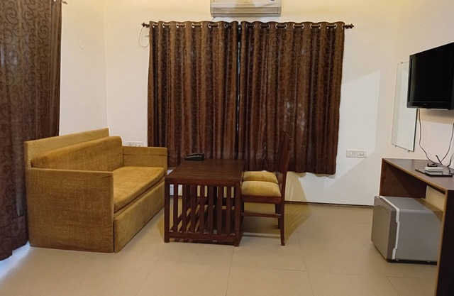 The Grantley Hotel Alibag Beach