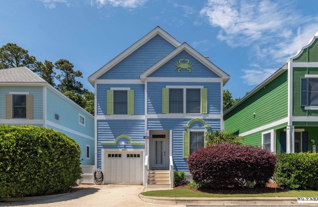 The Green Crab at Devonshire Place Bermuda Bay, Flex Stay Patterns, Resort Community in Kill Devil Hills