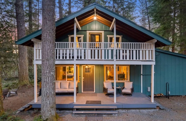 The Green House- 8 mins to Mt. Rainier Nat'l Park!
