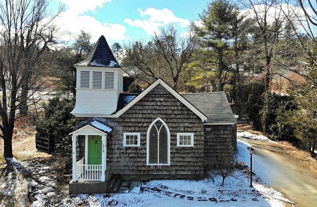 The Green Mountain Chapel / Old Church repositioned into 3 BR