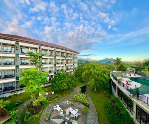 The Green Peak, ARTOTEL Curated