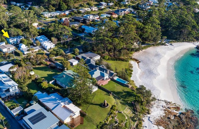 The Green Whaler Hyams Beach