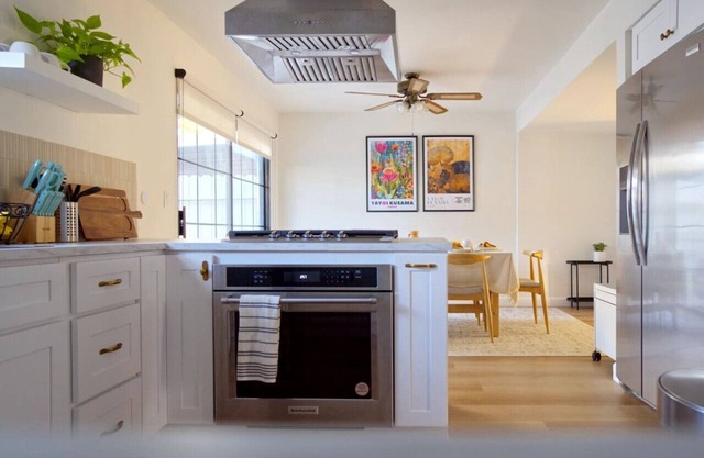 The Greenhouse: Stylish 4BR only 8 mins to Disney