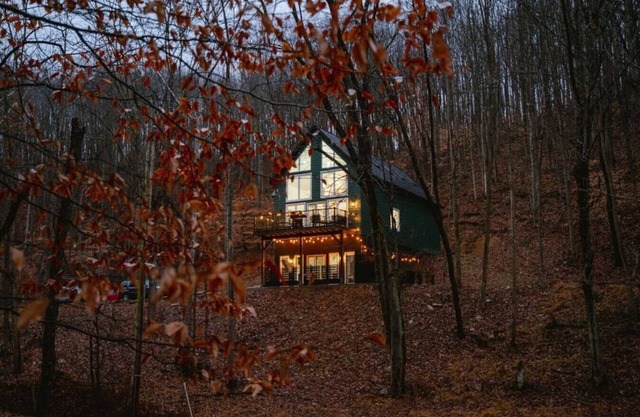 The Greenhouse | Indoor Slide | Hocking Hills