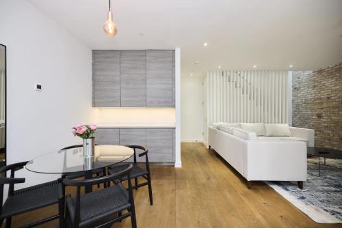 The Greenwich Balcony Home
