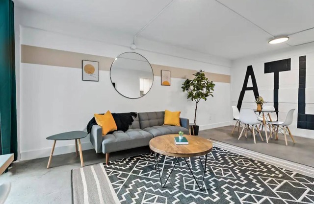 THE GRETA - Walkable / Downtown / Rooftop