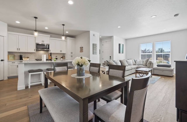 The Grey Havens-stunning new build family friendly with a laid back beach vibe.