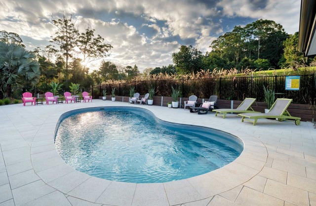 The Hideaway - Chic Farmhouse 15min to beaches