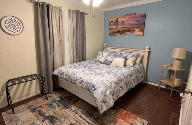 The Happy Hyde Away-Peaceful & Quite Cozy Home!!