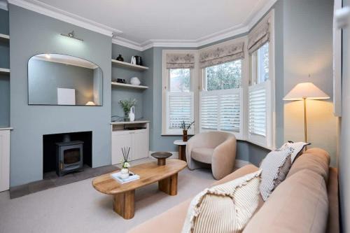 The Harlesden Haven - Stunning 4BDR with Garden