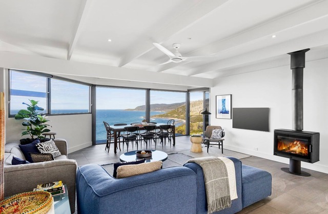 The Headland Retreat - Curated & Contemporary Home