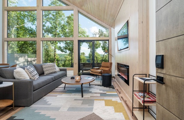 The Hedgehog Cabin, Hot Tub, Mountaintop