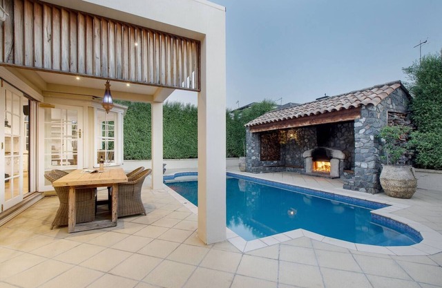 The Hestia Exquisite Retreat with Pool and Sauna