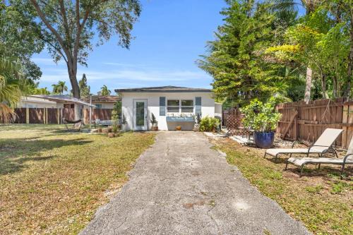 The Hidden Gem - Private Cottage in Biscayne Park