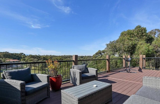The Hidden Paradise in the Valley: Relaxing Farmhouse Retreat Wallan Hidden Gem