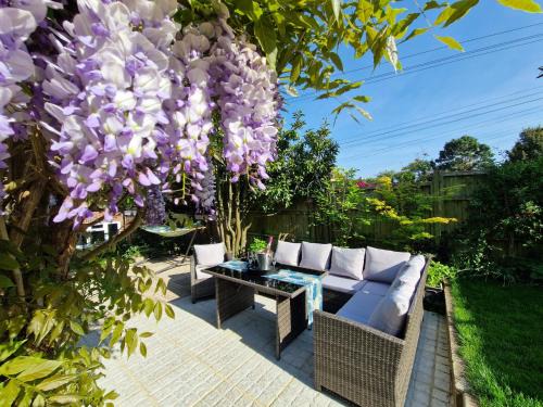 The Hideaway - Central Wareham Townhouse - Roof terrace, Garden & Parking