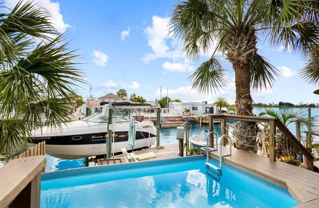 The Hideaway - Oceanfront Home - Pool, Hot tub, Kayaks, Fishing & Amazing Views!