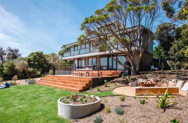 The Hill Flinders, Immerse yourself in the vibrant atmosphere!