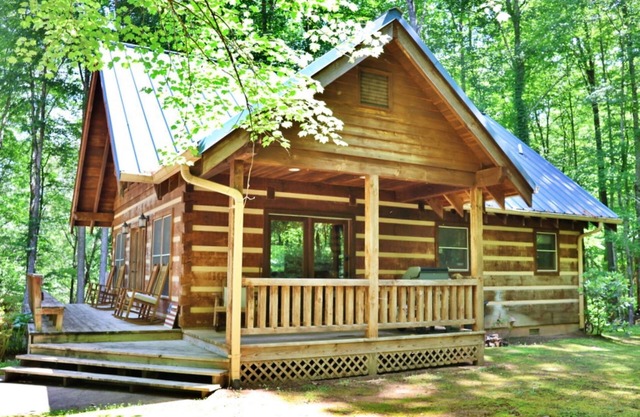 The Hilltop: Nature Escape with Panoramic Views, Grill, Firepit, Pet Friendly