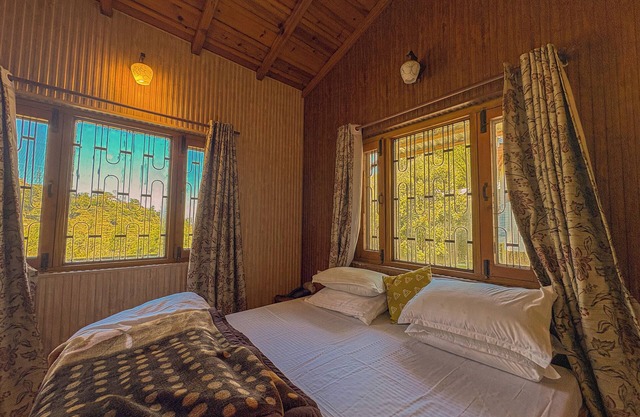 The Himalayan Living - Whispering Oaks