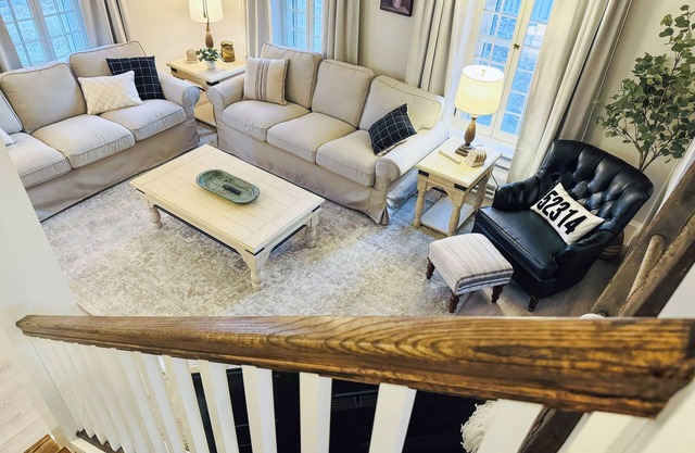 The Historic Holiday House Near Cornell College, Dog Friendly!