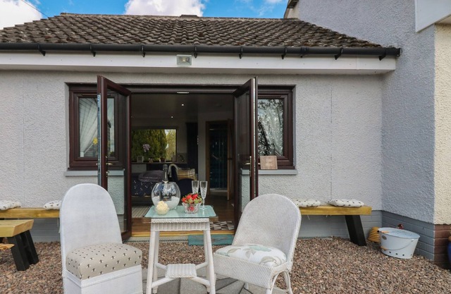 THE HIVE, pet friendly, country holiday cottage in Stanley