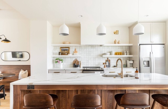 The Hive \V/ New Greystone with Downtown Views