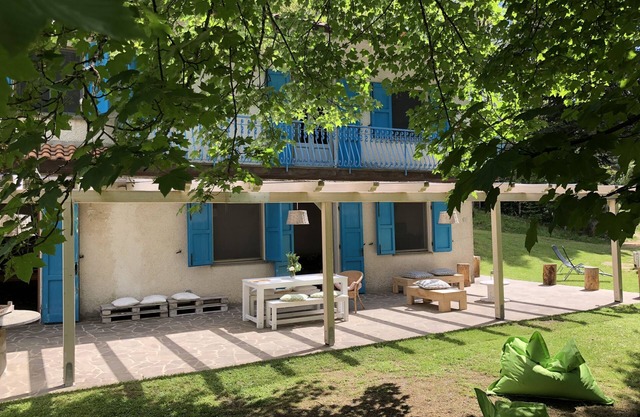 La casa de vacaciones en el bosque