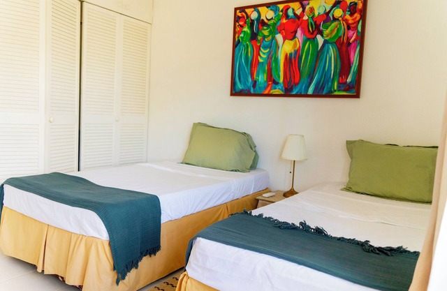 The Holiday Hub close to amenities and beach view