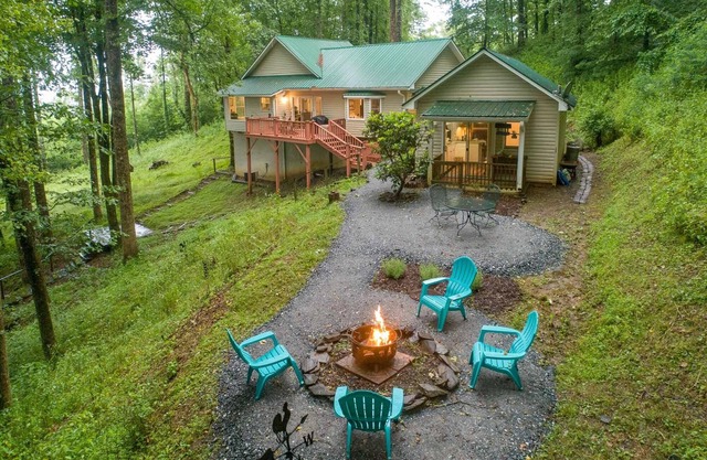 The Holliday House - Private, Mountain Home on a Creek.