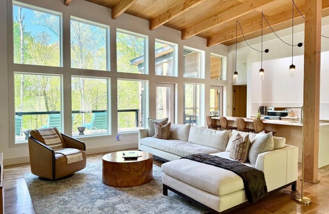 The Hollow House - Modern affordable retreat w/ hot tub, trails & firepit!