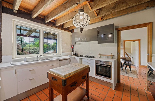 The Homestead - a Mudbrick home in the country